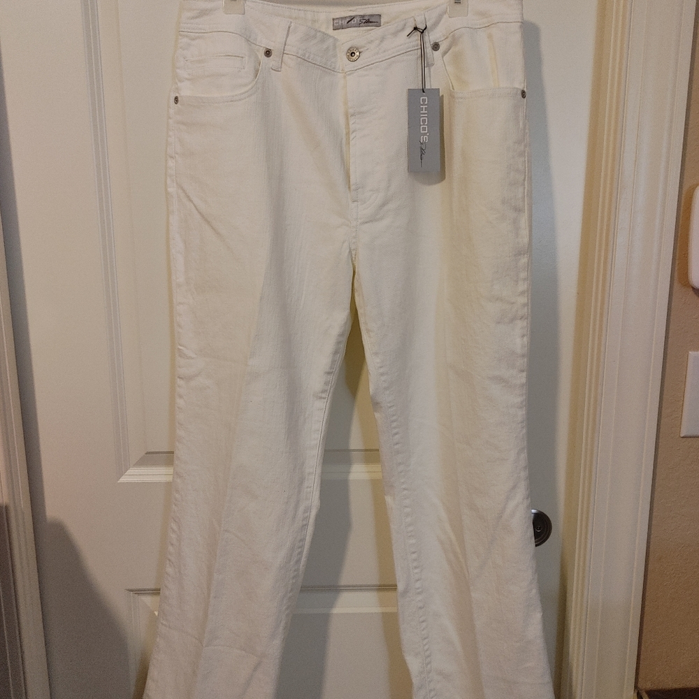 Chicos platinum white pants NWT. SZ 3.